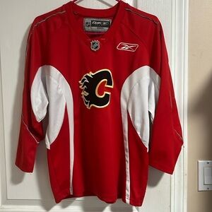 CALGARY FLAMES HOCKEY JERSEY